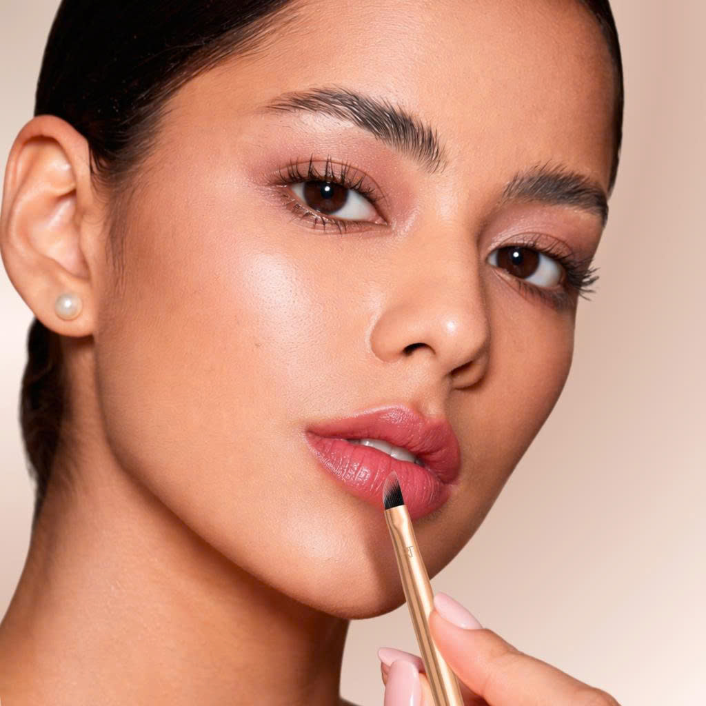  Cọ Môi Đầu Vát RT Real Techniques Angled Lip Brush R123